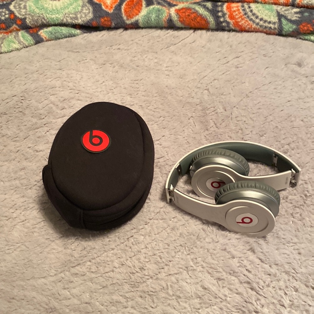 Beats headsphones